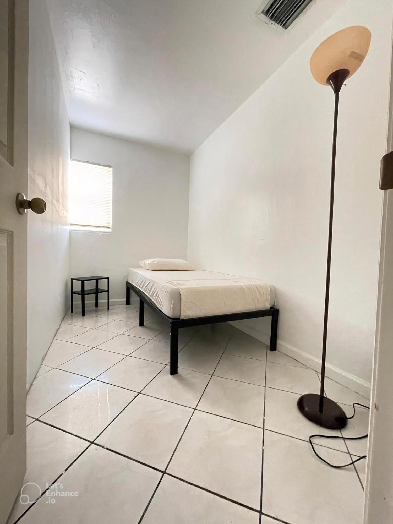 Ludge By Miami Airport Hostel Bagian luar foto