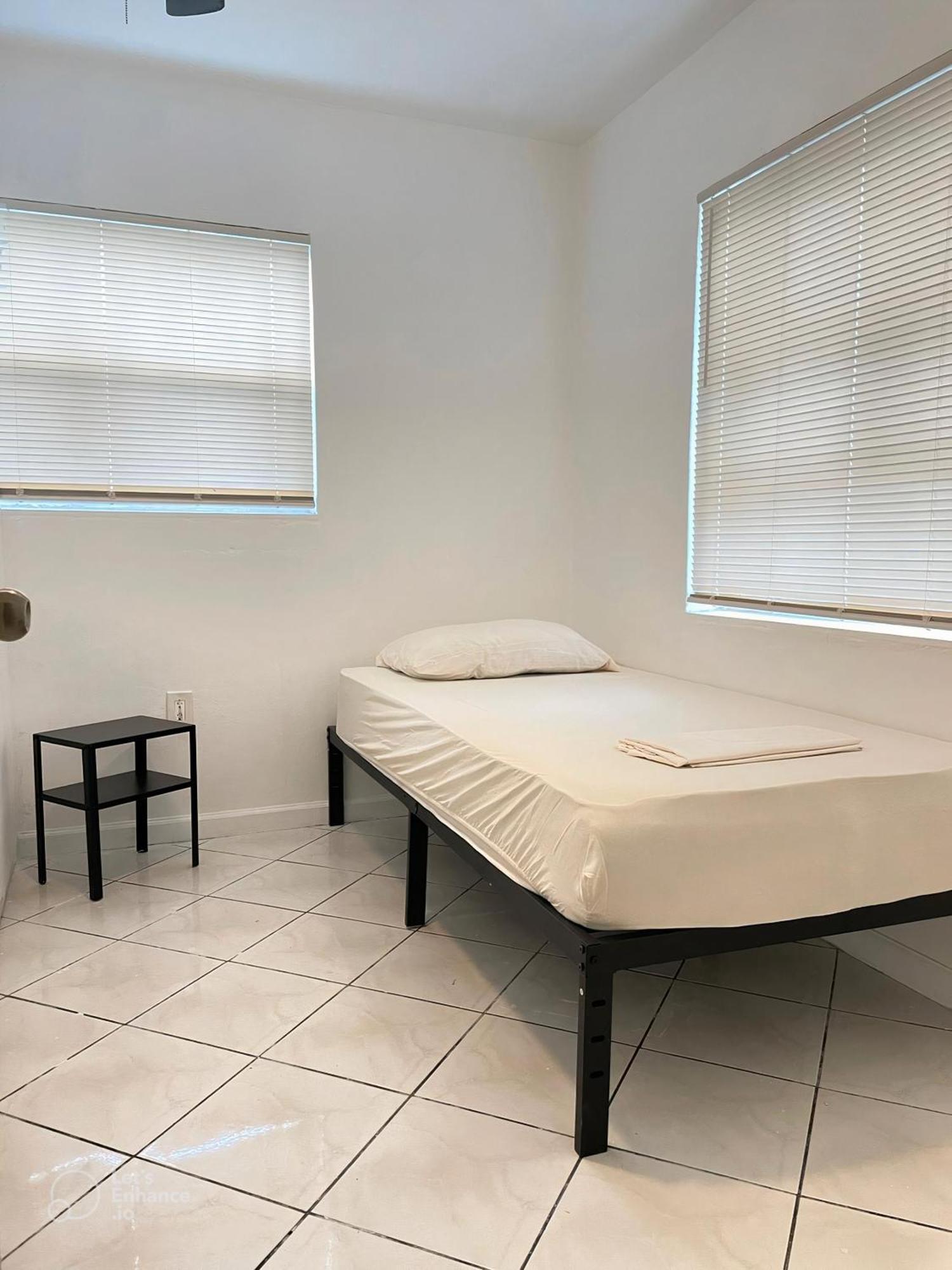 Ludge By Miami Airport Hostel Bagian luar foto